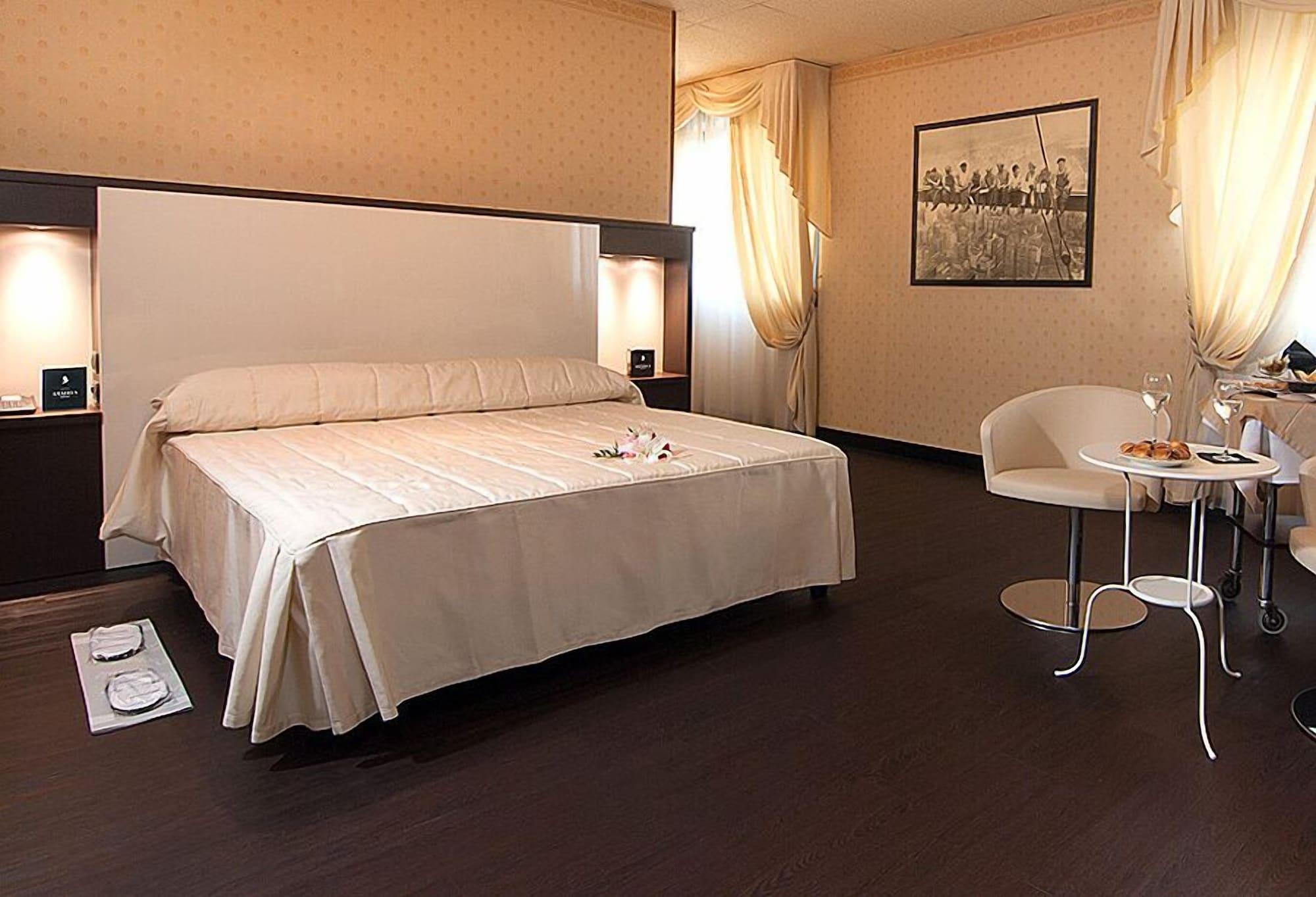 Jr Amadeus Hotel Bologne