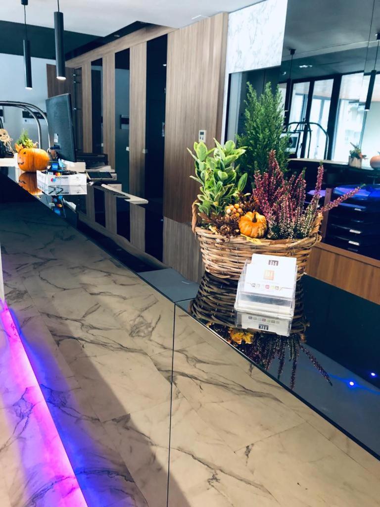 Jr Amadeus Hotel Bologne